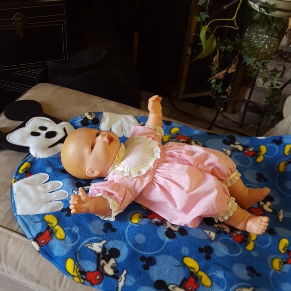 Mickey Mouse Play/Nap Mat. - Picture 3 of 7